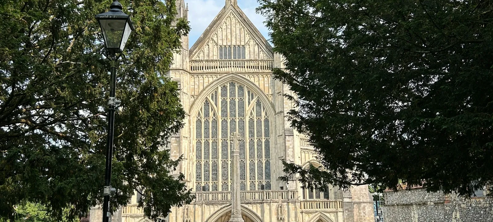 Winchester Cathedral on an early Summer's day - Web Design Dorset | Bloxli Web Design Dorset